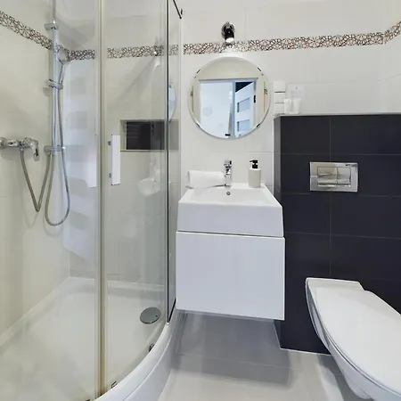 Malczewskiego Elegancki Parking & Balkon By Renters 아파트
